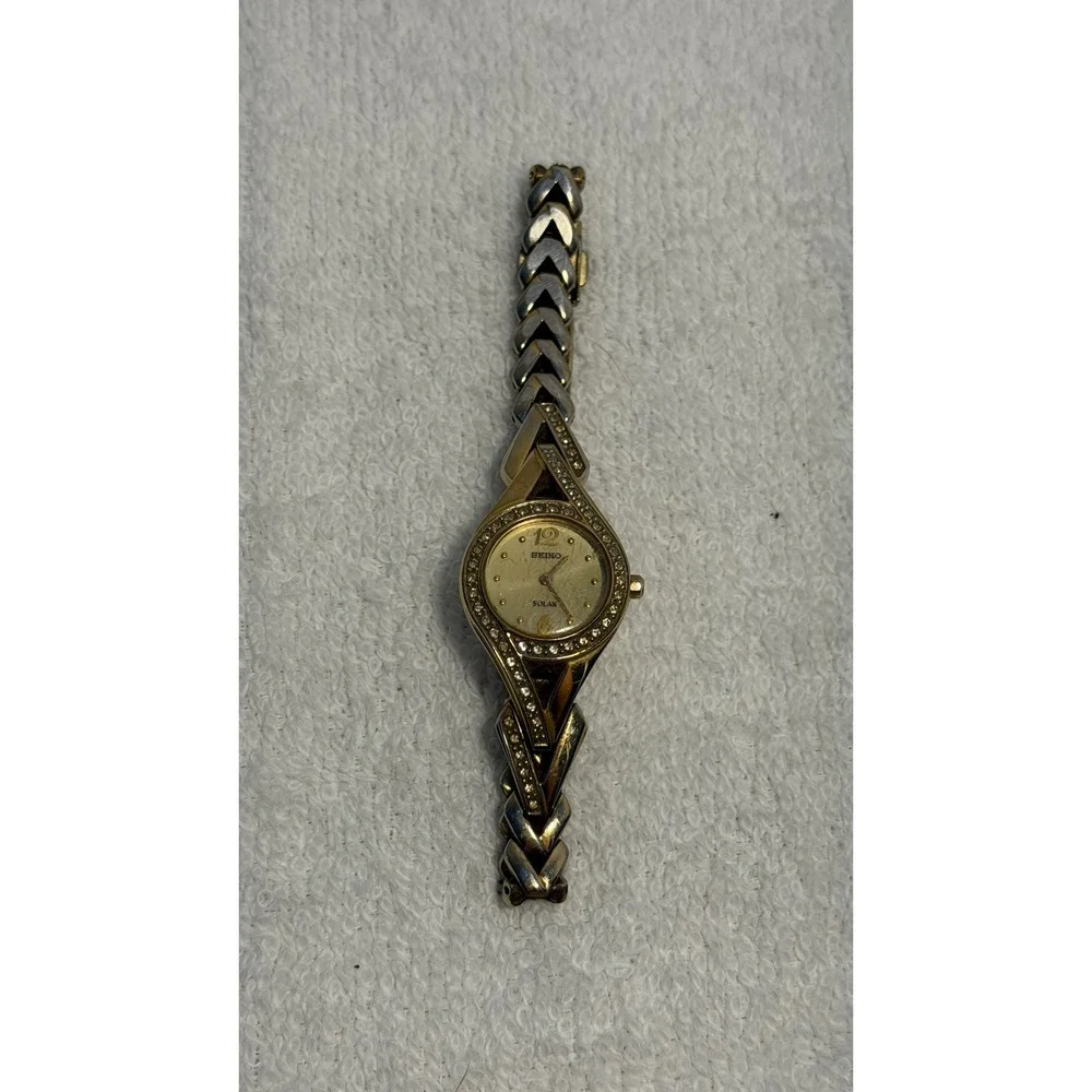 Seiko Solar Gold Tone Crystal Dress Watch V115-0AP0 Japan Movt Chevron Bracelet